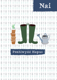 Nai - Garddio / Nephew - Gardening